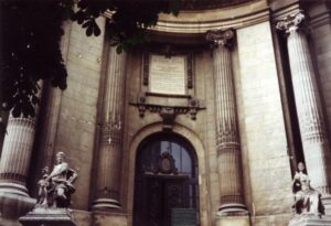 We even received a call from the front desk early this morning. We obviously had no idea what the party on the other side of the line was saying. Therefore, the kind manager, unable to express his wishes to his boisterous western patrons, had nothing left to do but make the universally known “shhhhhhh” sound into the phone.